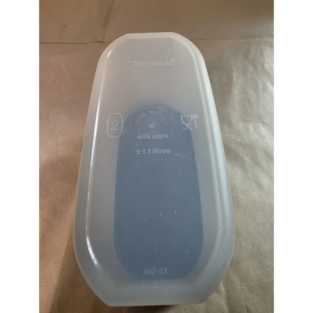 Vintage Tupperware oval storage container with lid, 1616-6 W/lid 1612-23